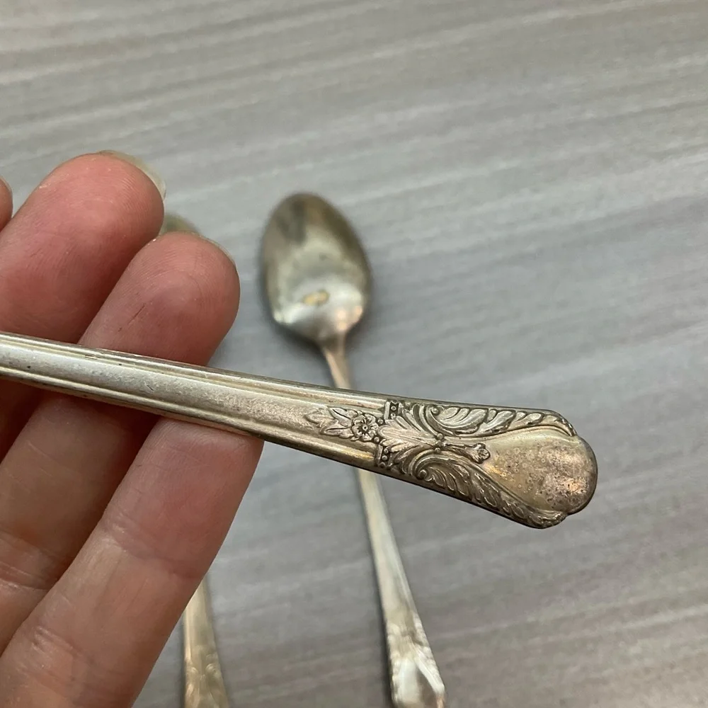 VINTAGE 5 SILVER PLATE TEASPOONS WILLIAM‎ ROGERS MFG CO